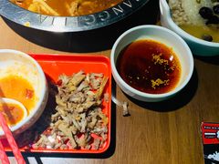 鸡爪煲-胖哥俩肉蟹煲(湖滨银泰in77店)