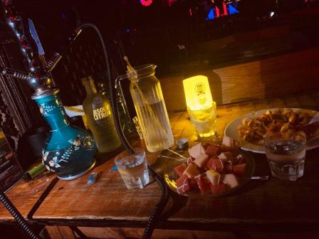 ellens西餐酒吧(怒江路店)-"[环境]和男朋友一起去的,这里很安静,环.