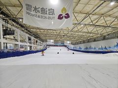 -乔波室内滑雪场