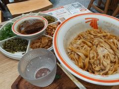 绝杀大骨肉猪油拌粉-小满手工粉(杭州滨江龙湖店)
