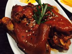 迷迭香烤猪前手-辛德勒啤酒德餐厅