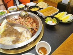 -沸炉重庆老火锅(军事博物馆店)