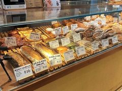 -天井·丑面包搭咖啡