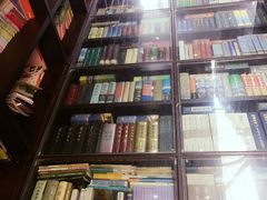 -钟书阁(松江泰晤士小镇店)