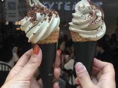 茶王脆筒-喜茶(上海兴业太古汇店)