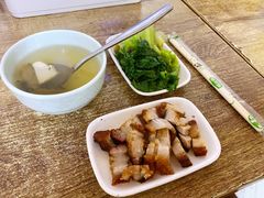 广东脆皮烧肉-煲煲香快餐(南京路店)