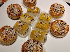 猫山王榴莲酥-维园悦谱·海派家常菜(乌鲁木齐南路店)