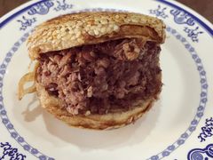 烧饼夹烧牛羊肉-老爆肚满五香烧牛羊肉