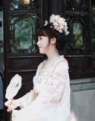-一揽芳华汉服旗袍体验馆(拙政园店)