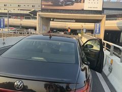 -神州租车(上海浦东机场服务点)