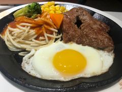 -汤姆家的牛排意面披萨(新城市广场店)