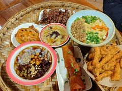 -爆炸头阿姨小四川正宗川味小吃(无任何分店)