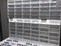 -视野联行眼镜•蔡司•依视路(温江店)