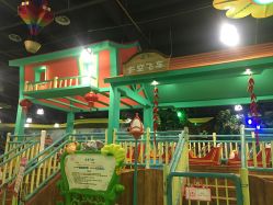 点击看大图 -维佳童话镇演出现场(徐东店)