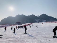 -荣盛康旅野三坡滑雪场