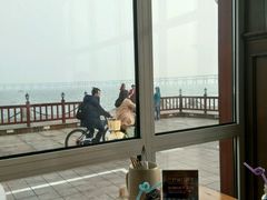 靠窗位-LENBACH兰巴赫西餐啤酒坊(大连星海广场店)