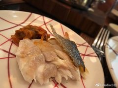 地中海海鲈鱼-db Bistro & Oyster Bar by Daniel Boulud(滨海湾金沙店)
