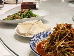 蒜苔炒盐肉-芙蓉凰花园酒楼