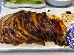 香酱热肘子-傅记酱肉