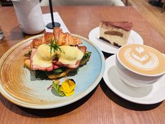 -Two Birds One Stone·一石二鸟(诚品生活店)