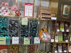 -VENCHI 闻绮(上海佛罗伦萨小镇店)