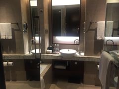 -上海龙之梦万丽酒店