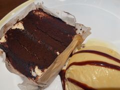 提拉米苏蛋糕配香草冰激凌-萨莉亚意式餐厅(杭州滨江天街店)