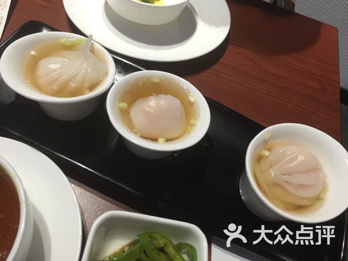 黑凤梨灌汤虾饺