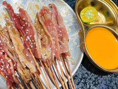 -何妹湿辣牛肉·粤式烧烤砂煲(桂雅路店)