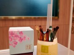 -奈雪的茶(湖滨银泰in77C区PRO店)