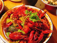 -虾弄弄海派小龙虾·牛羊蝎子火锅