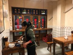 -矮子粉店1985·长沙米粉(湘春路店)
