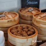 上一次坐在这个位置是整整五年前
