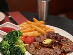 -WOLFGANG PUCK KITCHEN & BAR(迪士尼小镇店)
