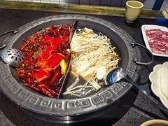 -宽板凳老灶火锅(台湾街店)