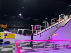 -嘿哟动霸CHUA·新潮玩运动娱乐中心·蹦床滑冰团建乐园