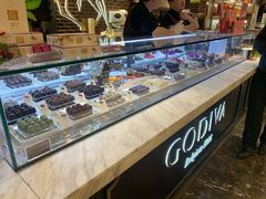 面包甜点陈列柜-GODIVA(王府井apm店)