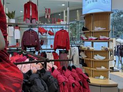 -lululemon(上海浦东IFC店)