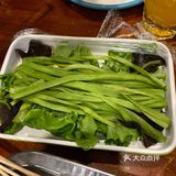 汽车厂各方赶来。结果无一空位，生意真的火爆