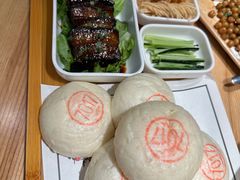 土馒头配大块肉-7017浙菜•建德味(中财店)