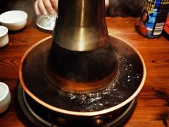 -洞庭洲·防空洞火锅·烧烤·铜锅涮肉(新百广场店)