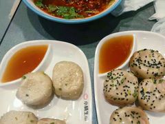 肉酱酸辣粉-小杨生煎(白玉兰广场店)
