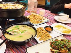 -香巴拉云南餐厅(华莱坞店)