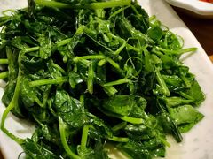 清炒豌豆尖-渝信川菜(工体店)