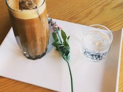 -ZING COFFEE 镜咖啡