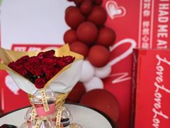 -茅草房·河畔园林火锅