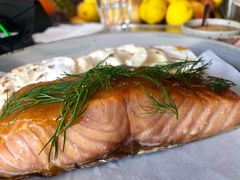 烟熏三文鱼配烤饺子皮及芥末籽酱-BOR Eatery(安福路店)