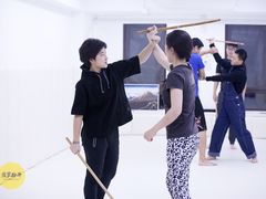 -菠萝格斗巴西柔术训练馆