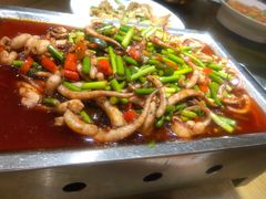 干锅鱿鱼须-深巷家味馆.湖北头牌红烧鱼头拌饭(黄陂店)