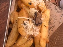 黑松露薯条-IL TEATRO 精品意大利餐厅